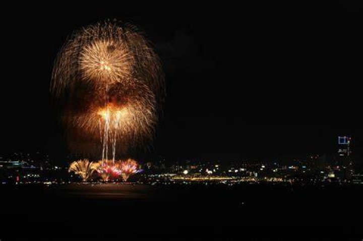 高松の花火当日の混雑や時間帯のイメージ